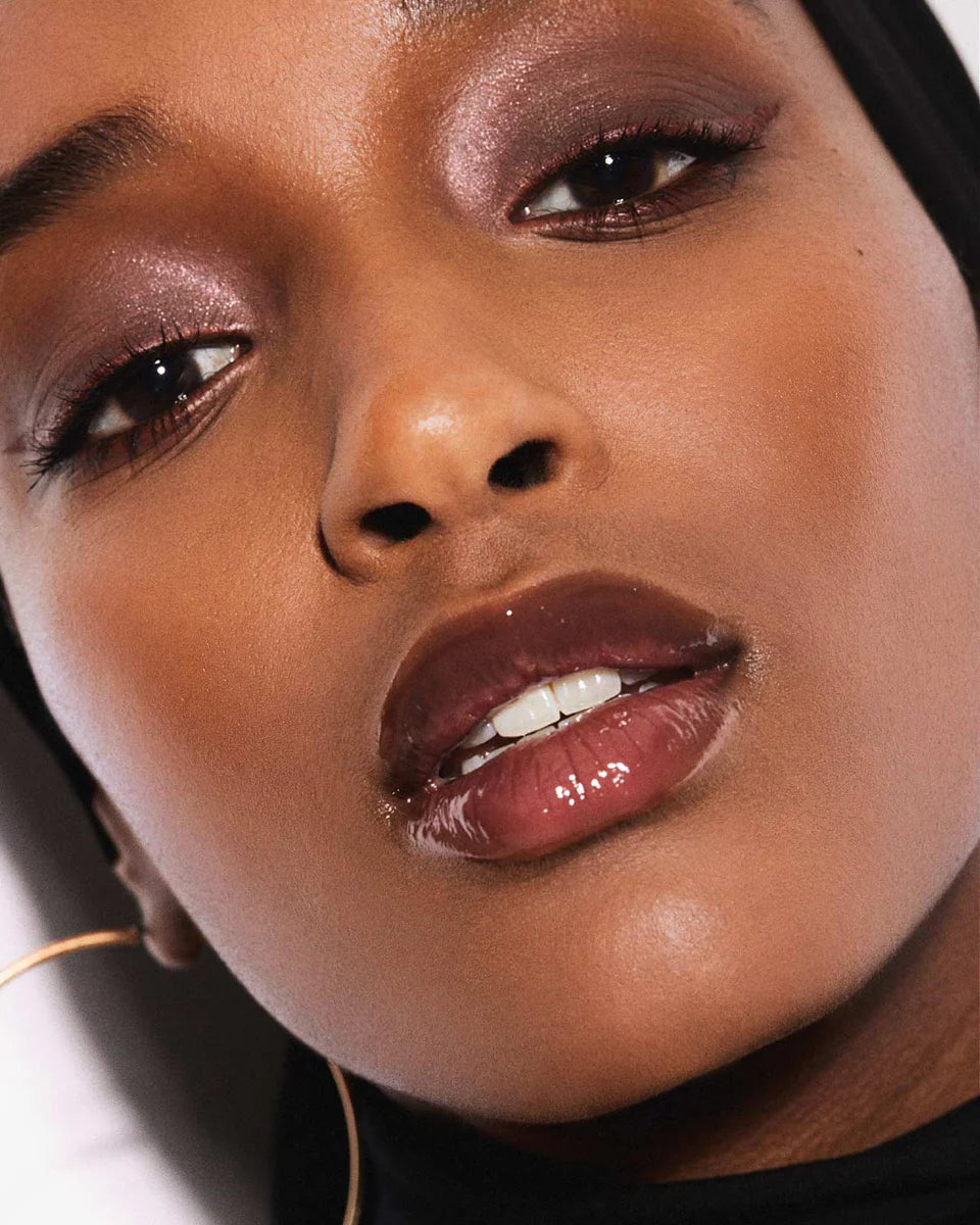 FENTY BEAUTY Gloss Bomb Universal Lip ملمع شفاه من فينتي بيوتي