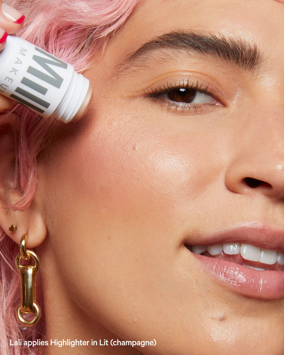 MILK Highlighter cream highlighter stick اضاءة لامعة من ميلك