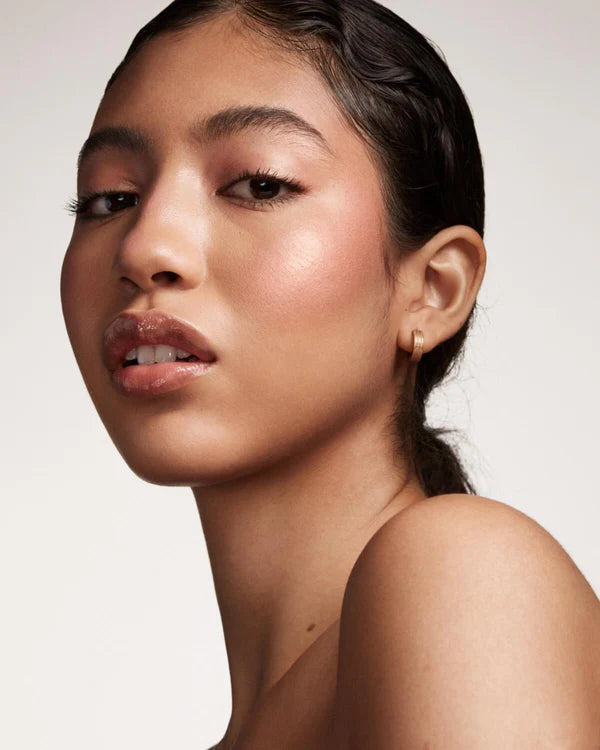 FENTY BEAUTY MATCH STIX SHIMMER SKINSTICK قلم الاضاءة من فينتي بيوتي