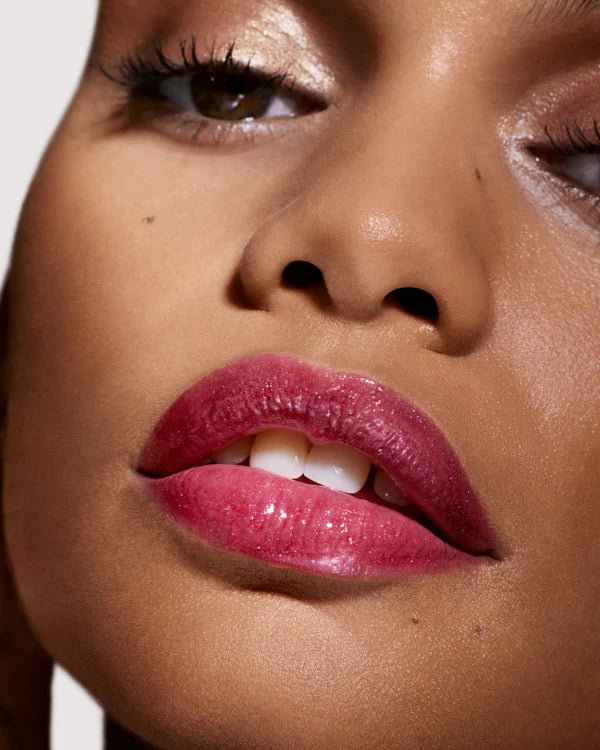 FENTY BEAUTY Gloss Bomb Universal Lip Luminizer ملمع شفاه كريمي من فينتي بيوتي