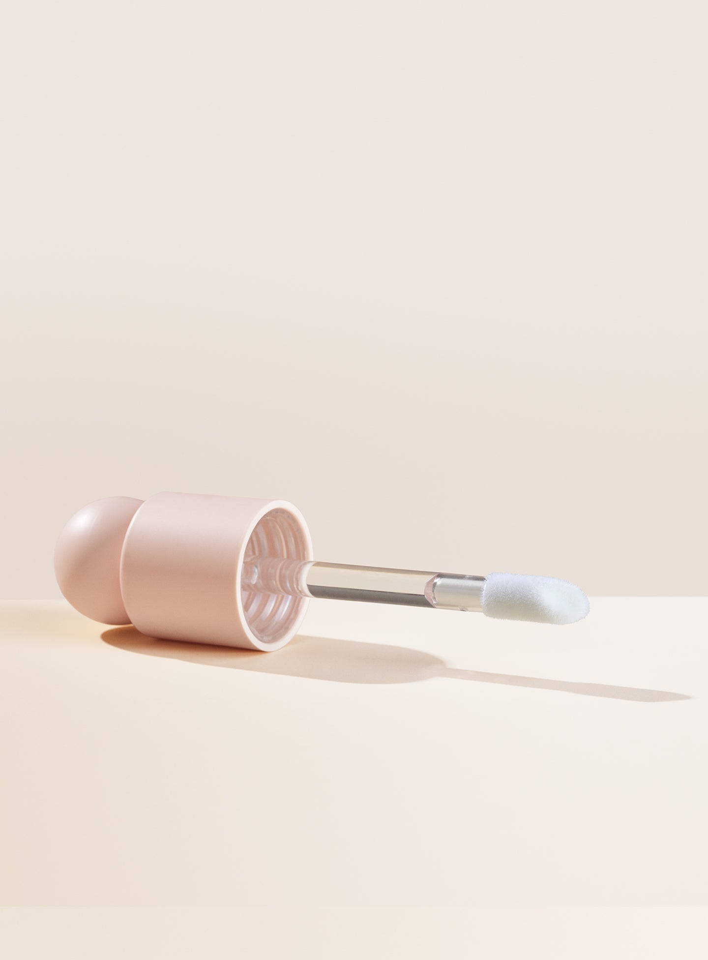 RARE BEAUTY Liquid Touch Weightless Foundation كريم اساس عالي التغطيه من رير بيوتي