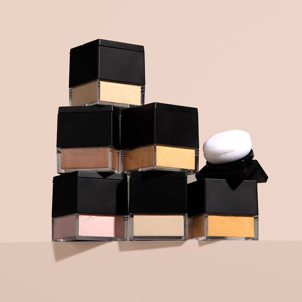 HUDA BEAUTY BABY BAKE loose baking & setting powder 6g باودر التثبيت بالحجم الصغير من هدى بيوتي