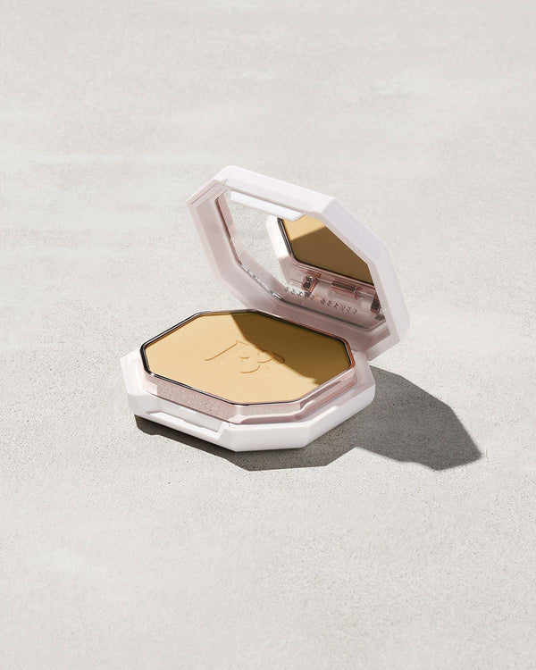 FENTY BEAUTY PRO FILT'R SOFT MATTE POWDER FOUNDATION كريم اساس مضغوط من فينتي بيوتي