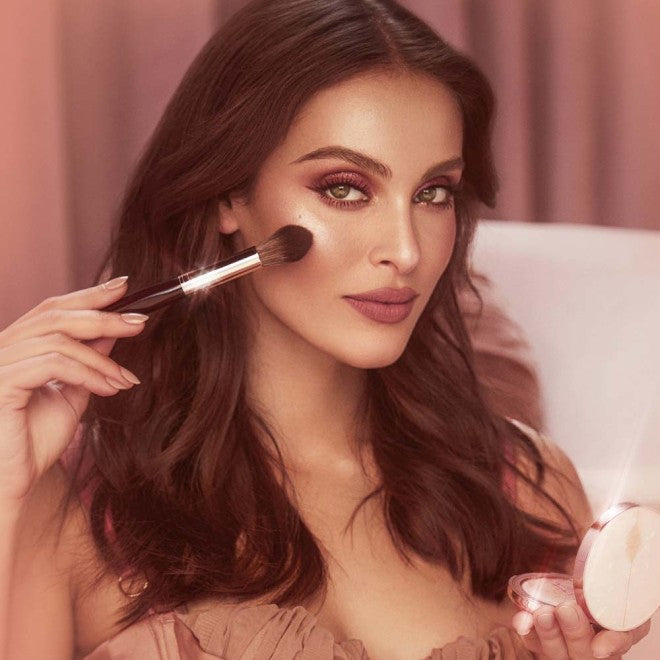 Charlotte Tilbury Pillow Talk Cheek To Chic ملمع خدود فاخر من شارلوت تيلبري