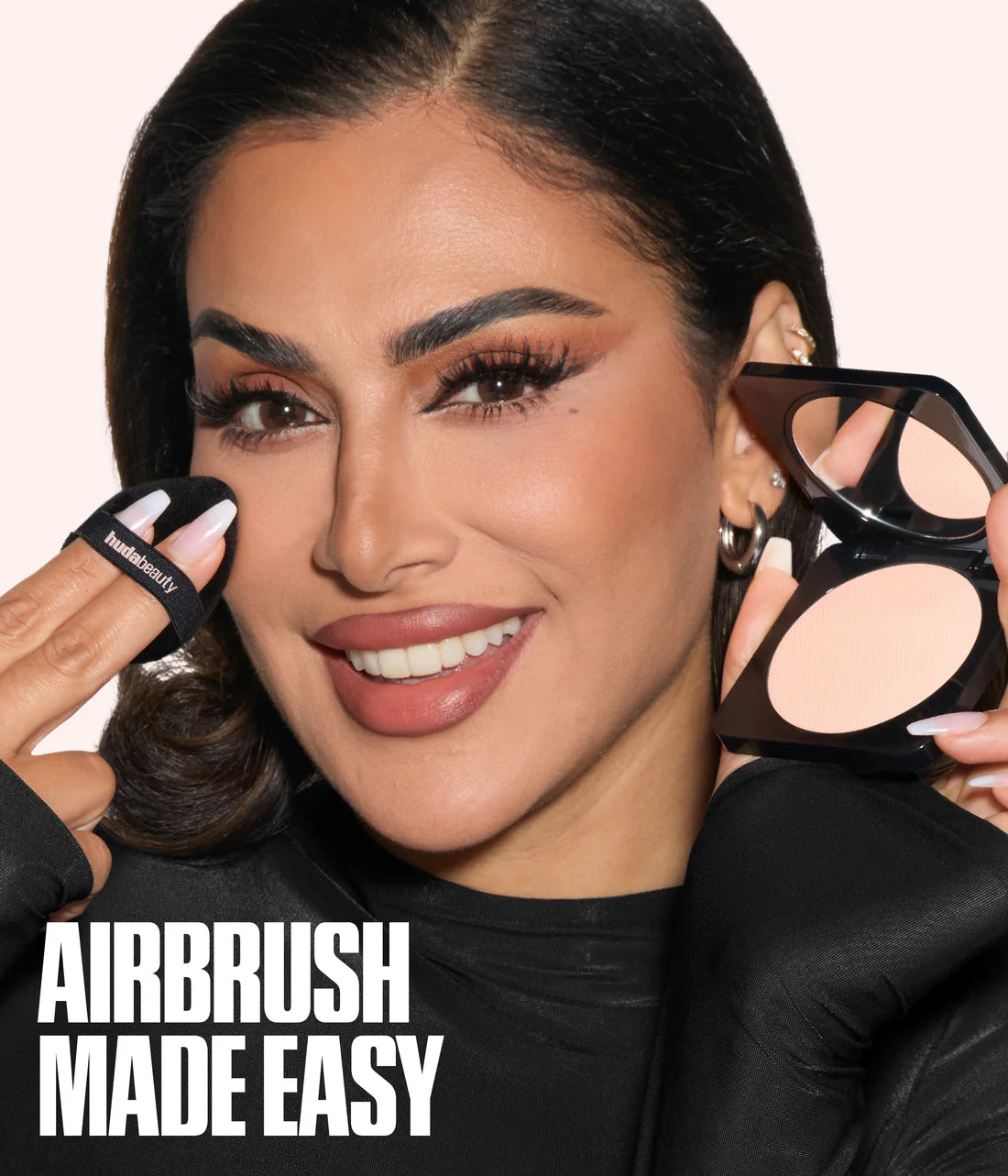 HUDA BEAUTY EASY BAKE PRESSED POWDER بودرة مضغوطة سهلة التصفيف من هدى بيوتي