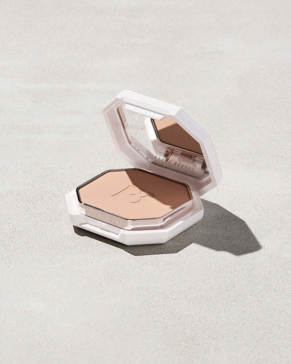 FENTY BEAUTY PRO FILT'R SOFT MATTE POWDER FOUNDATION كريم اساس مضغوط من فينتي بيوتي